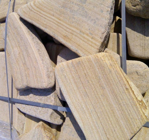 Kamenclub.ru: Песчаник пластушка галтованный желтый с рисунком (3 см)  купить в Сургуте плитняк - пластушка желтый песчаник 21000 руб/м3   фото КАМЕНЬ КЛУБ