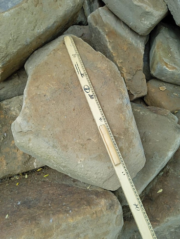 Kamenclub.ru: Песчаник для мощения дорожек, площадок, парковок ( фр 5-10 см)  купить в Сургуте песчаник  серый желтый коричневый рыжий песчаник оголтованный окатанный 6500 руб/т   фото КАМЕНЬ КЛУБ