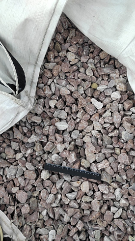 Kamenclub.ru: Мраморная крошка (щебень галтованный розовый) фр.20-40 мм.  купить в Сургуте мрамор розовый, красный оголтованный округлый щебень  15000 руб/т   фото КАМЕНЬ КЛУБ