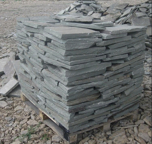 Kamenclub.ru: Песчаник пластушка серо-зеленый (1,5 см)  купить в Сургуте плитняк - пластушка серо-зеленый, серый, зеленый пластушка рваная ландшафтная колотая 10200 руб/м3   фото КАМЕНЬ КЛУБ