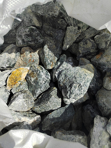 фото Галтованный жадеит (фр. 70-100 мм)  купить в Сургуте в интернет-портале КАМЕНЬ КЛУБ