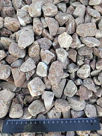 Kamenclub.ru: Мраморная крошка (щебень галтованный розовый) фр.20-40 мм.  купить в Сургуте мрамор розовый, красный оголтованный округлый щебень  15000 руб/т   фото КАМЕНЬ КЛУБ