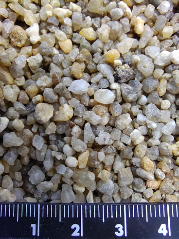 Кварцевый песок для площадок фр. 2-5 мм.  купить в Сургуте фото Камень Клуб