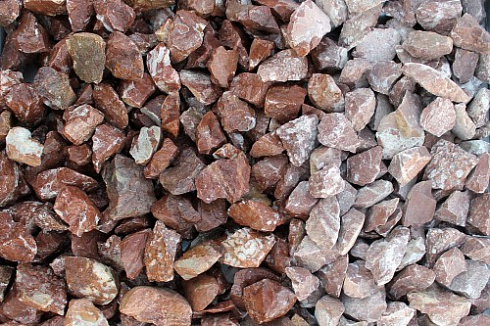 Kamenclub.ru: Мраморная крошка (щебень крошка розовый) фр. 20-40 мм.  купить в Сургуте мрамор розовый, красный мраморная крошка декоративная 11000 руб/т   фото КАМЕНЬ КЛУБ