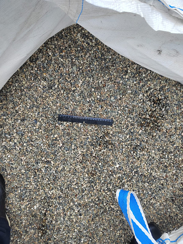 Kamenclub.ru: Галька речная окат (серая) фр.5-10 мм купить  в Сургуте галька речная серая, серый, темно-серый, светло-серый, коричневый речная окатанная галька декоративная ландшатфная 5000 руб/т   фото КАМЕНЬ КЛУБ