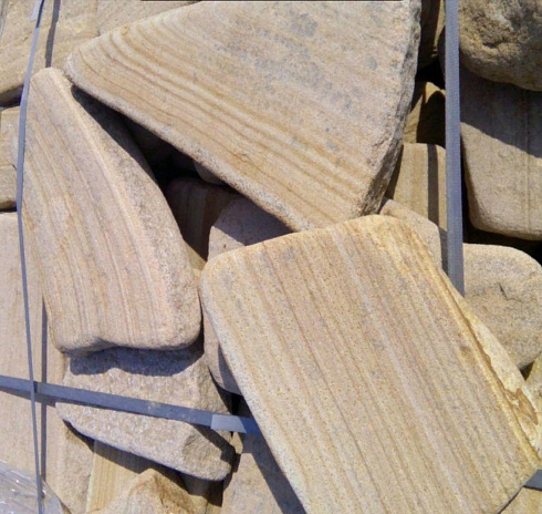 Kamenclub.ru: Песчаник пластушка галтованный желтый с рисунком (3 см)  купить в Сургуте плитняк - пластушка желтый песчаник 21000 руб/м3   фото КАМЕНЬ КЛУБ