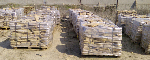 Kamenclub.ru: Песчаник пластушка галтованный желтый с рисунком (3 см)  купить в Сургуте плитняк - пластушка желтый песчаник 21000 руб/м3   фото КАМЕНЬ КЛУБ