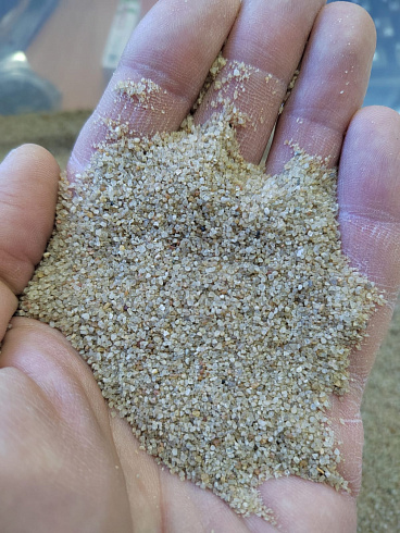 Кварцевый песок для площадок фр. 0,3 - 1 мм.  купить в Сургуте фото Камень Клуб