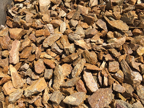 Kamenclub.ru: Щебень крошка желтый (ЗЛАТОЛИТ) фр. 20-40 мм.  купить в Сургуте златолит бежевый, золотистый, желтый декоративная каменная крошка 10800 руб/т   фото КАМЕНЬ КЛУБ