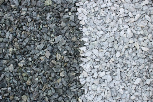 Kamenclub.ru: Щебень крошка зеленый (змеевик) фр. 10-20 мм.  купить в Сургуте змеевик зеленый, салатовый декоративная ландшафтная каменная крошка щебня 7 200 руб/т   фото КАМЕНЬ КЛУБ