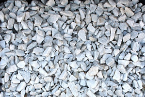 Kamenclub.ru: Мраморная крошка, щебень, цвет-белый, фр. 3-5 мм.  купить в Сургуте мрамор белый молочный бежевый мрамор колотый 11500 руб/т   фото КАМЕНЬ КЛУБ