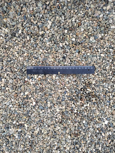 Kamenclub.ru: Галька речная окат (серая) фр.5-10 мм купить  в Сургуте галька речная серая, серый, темно-серый, светло-серый, коричневый речная окатанная галька декоративная ландшатфная 5000 руб/т   фото КАМЕНЬ КЛУБ