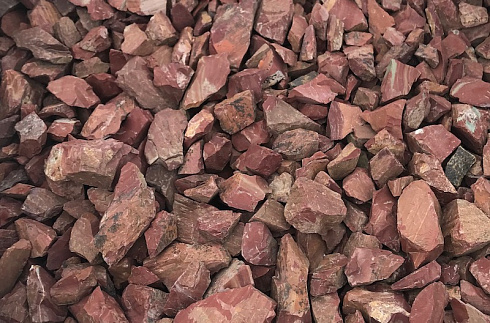 Kamenclub.ru: Щебень крошка красный (ЯШМА) фр. 10-20 мм.  купить в Сургуте яшма красный, бордовый, оранжевый, рыжий декоративный каменный ландшафтный щебень колотый 9000 руб/т   фото КАМЕНЬ КЛУБ
