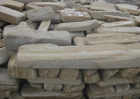 Kamenclub.ru: Песчаник пластушка галтованный желтый с рисунком (3 см)  купить в Сургуте плитняк - пластушка желтый песчаник 21000 руб/м3   фото КАМЕНЬ КЛУБ