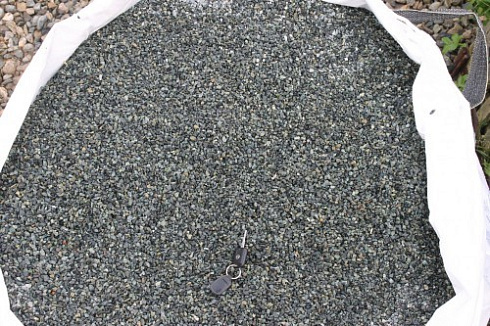 Kamenclub.ru: Щебень крошка зеленый (змеевик) фр. 5-10 мм  купить в Сургуте змеевик зеленый, салатовый ландшафтный декоративный щебень крошка 7 200 руб/т   фото КАМЕНЬ КЛУБ