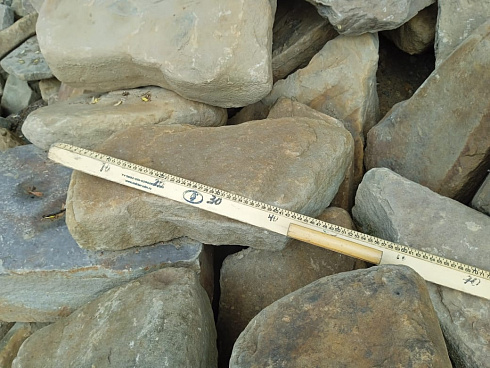 Kamenclub.ru: Песчаник для мощения дорожек, площадок, парковок ( фр 5-10 см)  купить в Сургуте песчаник  серый желтый коричневый рыжий песчаник оголтованный окатанный 6500 руб/т   фото КАМЕНЬ КЛУБ