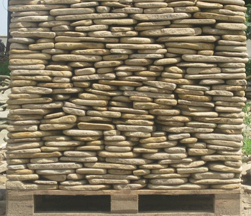 Kamenclub.ru: Песчаник пластушка галтованный желтый с рисунком (3 см)  купить в Сургуте плитняк - пластушка желтый песчаник 21000 руб/м3   фото КАМЕНЬ КЛУБ