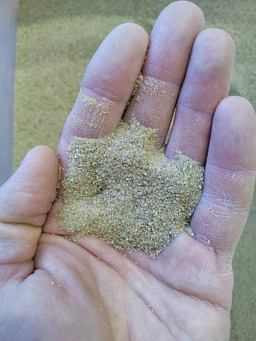 Кварцевый песок для площадок фр. 0,16-0,63 мм.  купить в Сургуте фото Камень Клуб