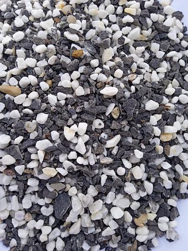 Kamenclub.ru: Мраморная крошка (щебень крошка микс : белый-черный-розовый) фр. 5-10 мм.  купить в Сургуте мрамор белый, черный, розовый, разноцветный микс декоративная мраморная каменная крошка 12000 руб/т   фото КАМЕНЬ КЛУБ