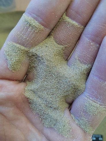 Кварцевый песок для площадок фр. 0,1-0,5 мм.  купить в Сургуте фото Камень Клуб