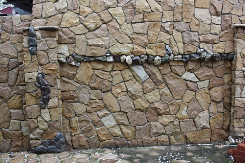 Kamenclub.ru: Песчаник колотый для облицовки (фр. 2-3 см)  купить в Сургуте песчаник бежевый серый рыжий песчаник строительный 5000 руб/т   фото КАМЕНЬ КЛУБ