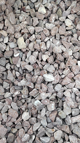 Kamenclub.ru: Мраморная крошка (щебень галтованный розовый) фр.20-40 мм.  купить в Сургуте мрамор розовый, красный оголтованный округлый щебень  15000 руб/т   фото КАМЕНЬ КЛУБ