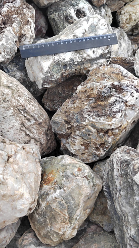 Kamenclub.ru: Кварцевый валунчик фр.100-300 мм.  купить в Сургуте кварц белый, бежевый молочный рыжий крупный природный камень галечник 7850 руб/т   фото КАМЕНЬ КЛУБ