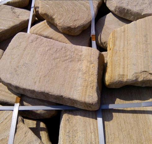 Kamenclub.ru: Песчаник пластушка галтованный желтый с рисунком (3 см)  купить в Сургуте плитняк - пластушка желтый песчаник 21000 руб/м3   фото КАМЕНЬ КЛУБ