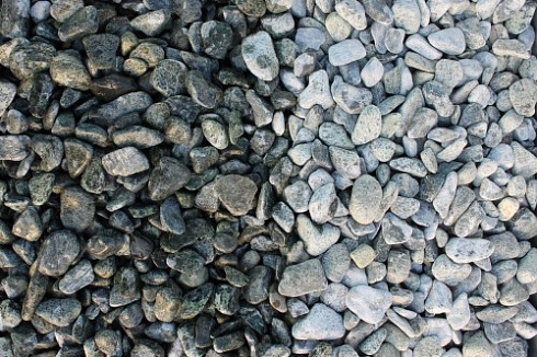 Kamenclub.ru: Щебень галтованный зеленый (змеевик) фр. 20-40 мм.  купить в Сургуте мрамор зеленый, салатовый оголтованный щебень мраморный 12500 руб/т   фото КАМЕНЬ КЛУБ