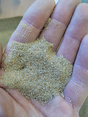 Кварцевый песок для площадок фр. 0,16-0,63 мм.  купить в Сургуте фото Камень Клуб