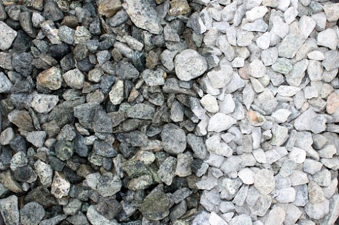 Kamenclub.ru: Щебень крошка зеленый (змеевик) фр. 20-40 мм.  купить в Сургуте мрамор зеленый, салатовый ландшафтная мраморная крошка 8500 руб/т   фото КАМЕНЬ КЛУБ