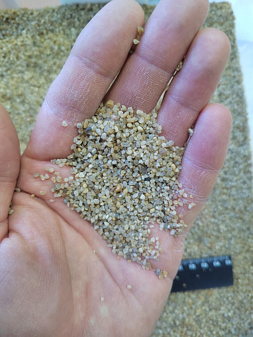 Кварцевый песок для площадок фр. 0,8 - 2 мм.  купить в Сургуте фото Камень Клуб