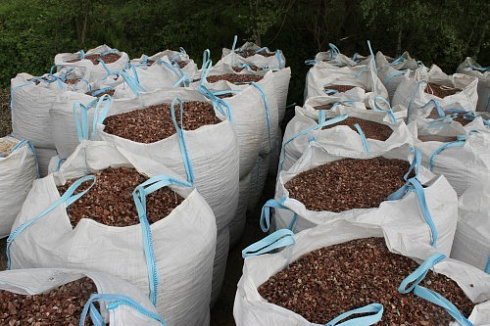 Kamenclub.ru: Мраморная крошка (щебень крошка розовый) фр. 20-40 мм.  купить в Сургуте мрамор розовый, красный мраморная крошка декоративная 11000 руб/т   фото КАМЕНЬ КЛУБ