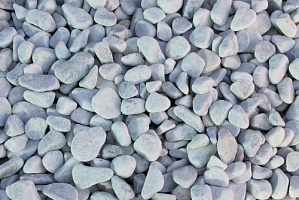 Kamenclub.ru: Мраморная крошка (щебень галтованный белый), фр.20-40 мм.  купить в Сургуте мрамор белый бежевый молочный мраморный щебень декоративный 17000 руб/т   фото КАМЕНЬ КЛУБ