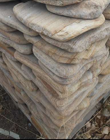 Kamenclub.ru: Песчаник пластушка галтованный желтый с рисунком (3 см)  купить в Сургуте плитняк - пластушка желтый песчаник 21000 руб/м3   фото КАМЕНЬ КЛУБ