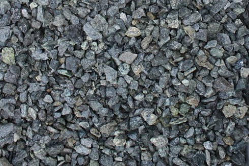 Kamenclub.ru: Щебень крошка зеленый (змеевик) фр. 3-5 мм  купить в Сургуте камень змеевик зеленый, салатовый светло-зеленый мраморная каменная декоративная крошка 9000 руб/т   фото КАМЕНЬ КЛУБ