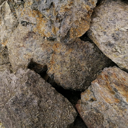 фото Змеевик салатовый  (фр. 70-100 мм)  купить в Сургуте в интернет-портале КАМЕНЬ КЛУБ