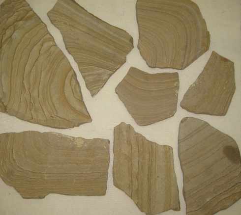 Kamenclub.ru: Песчаник пластушка желтый с разводом под дерево (2 см)  купить в Сургуте плитняк желтый с разводами, желтый, рыжий, серый песчаник пластушка рваная ландшафтная 11 000 руб/м3   фото КАМЕНЬ КЛУБ