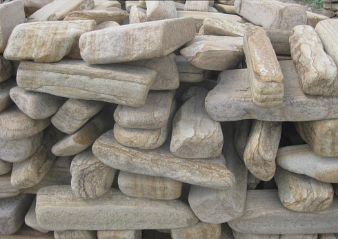 Kamenclub.ru: Песчаник пластушка галтованный желтый с рисунком (3 см)  купить в Сургуте плитняк - пластушка желтый песчаник 21000 руб/м3   фото КАМЕНЬ КЛУБ