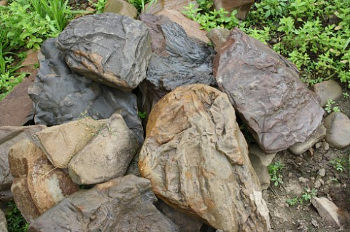 Kamenclub.ru: Песчаник декоративный ландшафтный (фр. 300-500 мм)  купить в Сургуте песчаник желтый рыжий серый зеленый валун речной окатанный природный песчаника 4 500 руб/т   фото КАМЕНЬ КЛУБ