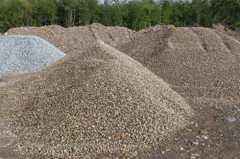 Kamenclub.ru: Галька окат (серо-желтая) фр.10-20 мм. купить  в Сургуте галька серо-желтая, рыжая, серый речная окатанная округлая галька 5000 руб/т   фото КАМЕНЬ КЛУБ