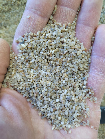 Кварцевый песок для водоподготовки фр. 1,6-3 мм.  купить в Сургуте фото Камень Клуб