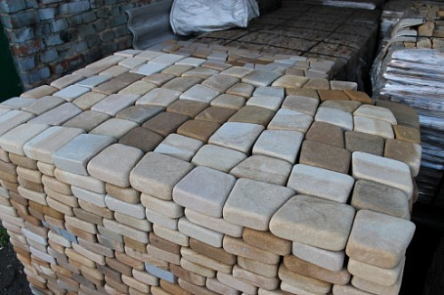 Kamenclub.ru: Песчаник брусчатка (Готика) art PSG-L-01  купить в Сургуте    2300 руб/кв.м   фото КАМЕНЬ КЛУБ