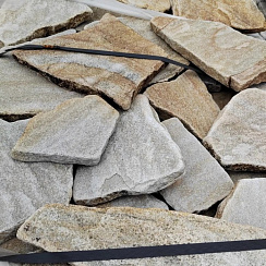 Kamenclub.ru: Песчаник пластушка галтованный желтый с рисунком (3 см)  купить в Сургуте плитняк - пластушка желтый песчаник 21000 руб/м3   фото КАМЕНЬ КЛУБ