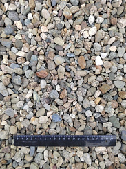 Kamenclub.ru: Галька речная окат (серая) фр.10-20 мм купить  в Сургуте галька речная серая, серый, темно-серый, светло-серый, коричневый ландшафтная декоративная речная окатанная округлая галька 5000 руб/т   фото КАМЕНЬ КЛУБ