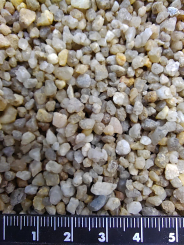 Кварцевый песок для площадок фр. 2-5 мм.  купить в Сургуте фото Камень Клуб